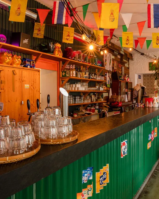 li.ke : serious||thai||vegan