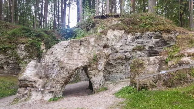 Līču – Laņģu klintis