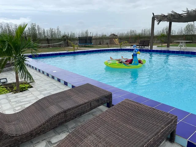 The United Farmhouses