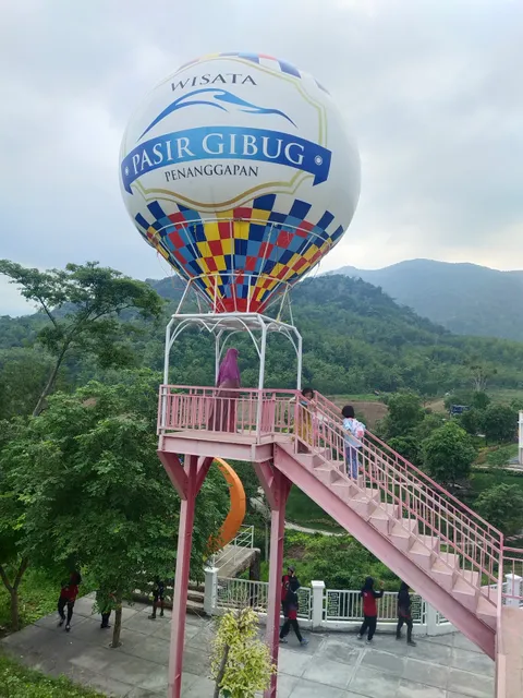 Pasir Gibug Penanggapan