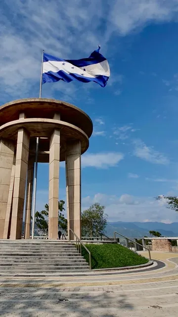 Monumento a la Paz - Cerro Juana Lainez
