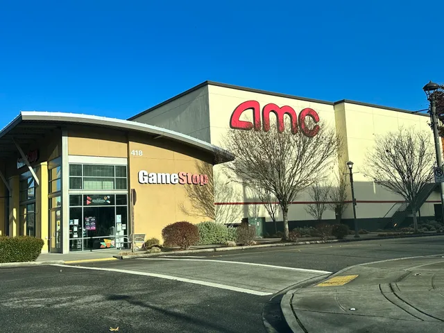 AMC Kent Station 14