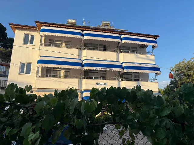 Yalı Pansiyon Fıstıklı
