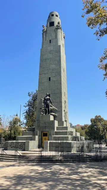 Monumento a los Héroes de Iquique