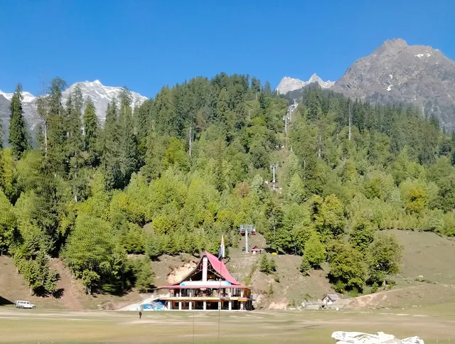 Solang Ropeway & Ski Center