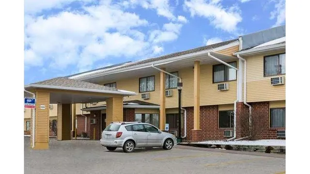 Super 8 by Wyndham Des Moines/Urbandale