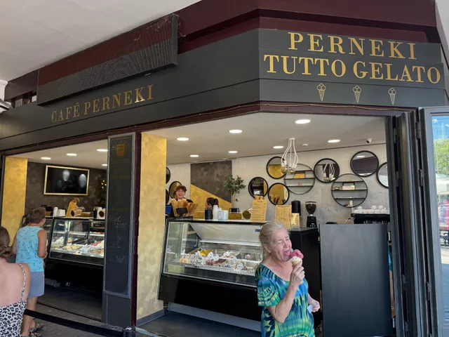 Patisserie Perneki Tutto Gelato