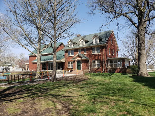 Gutekunst Public Library