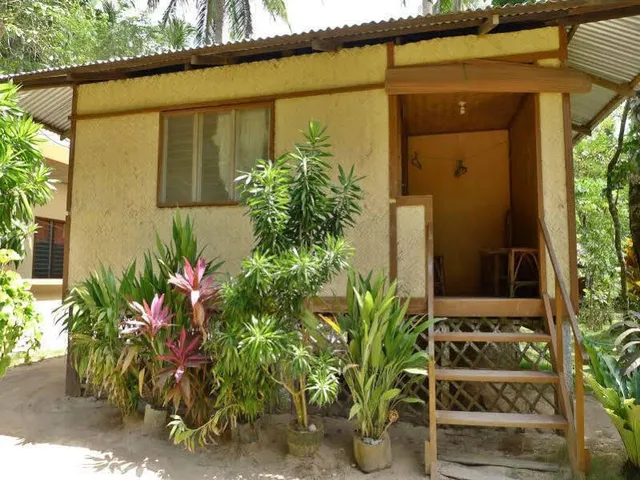 Hadefe Beach Cottages