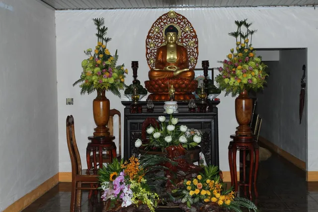 Chuyên Tu Temple