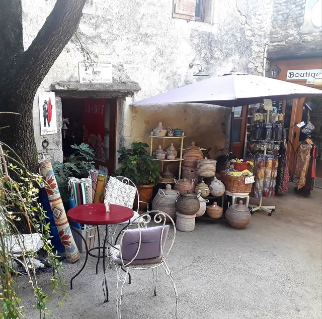 Le Boudoir - Salon de Thé et Glacier