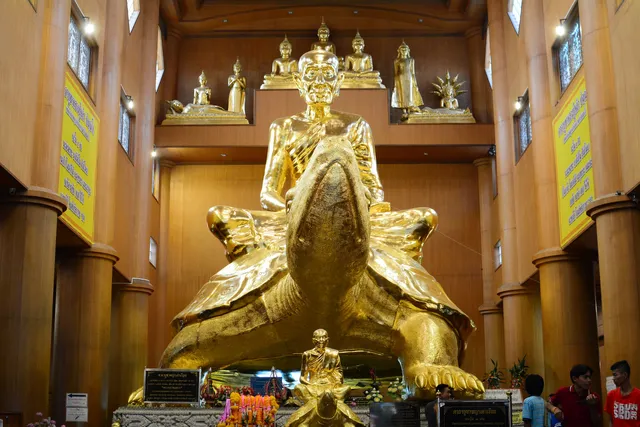 Wat Rai Tang Tong