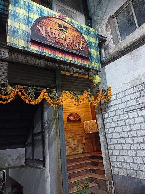 Vintage Restaurant & Bar