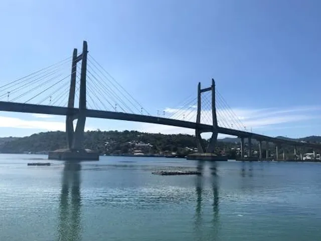 Jembatan Merah Putih