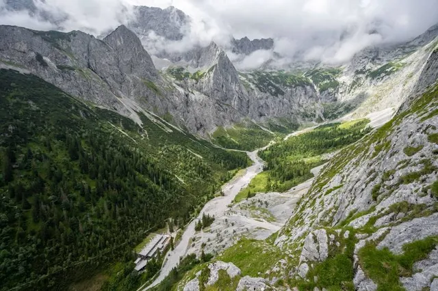 Höllentalangerhütte