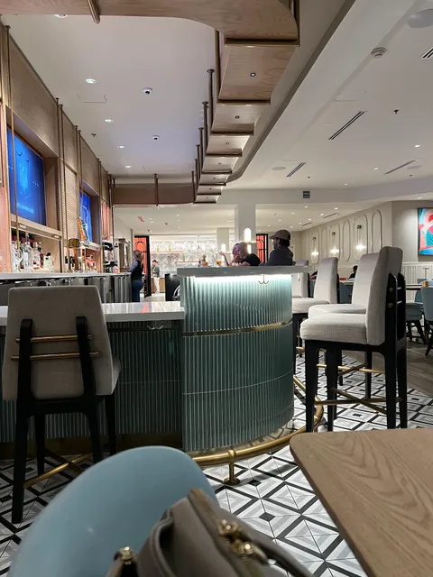 Tailwinds Restaurant & Bar