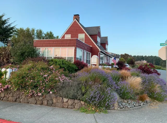 Trinidad Bay Bed & Breakfast Hotel