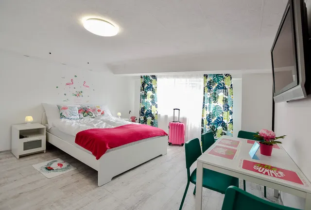 Flamingó Villa és Apartmanok