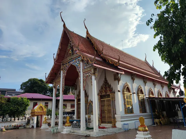 Wat Klang Bang Sue