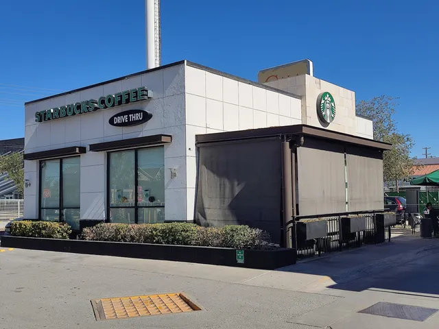 Starbucks Paseo del Triunfo DT