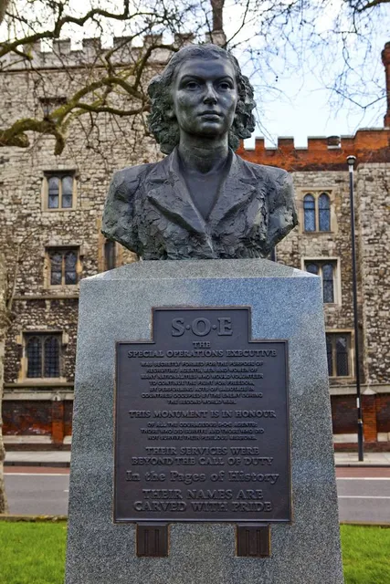 Monument SOE Agents