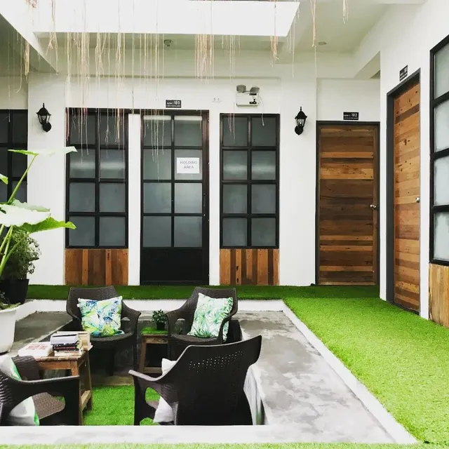 Avisala Hostel Coron