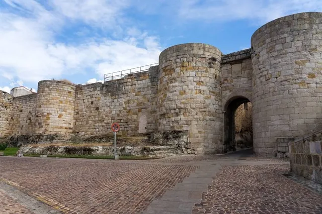 Gate of Doña Urraca
