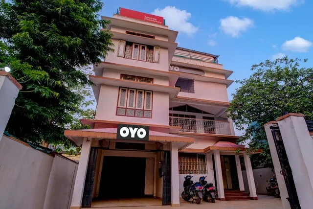 OYO Flagship Hill View Residency near ACA Stadium