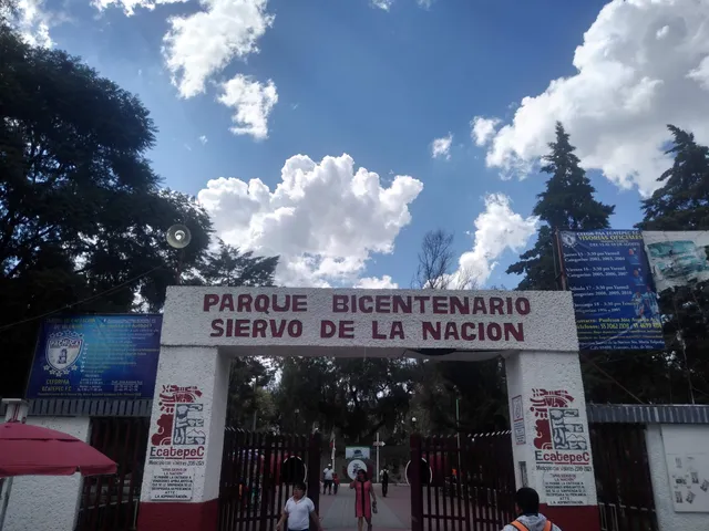 Bicentenario Siervo de La Nación Park