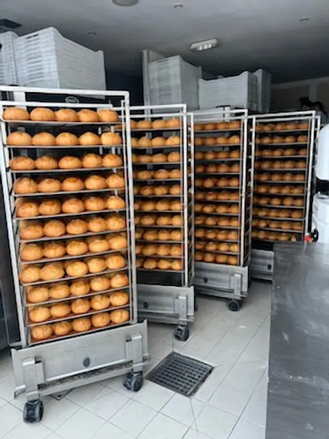 avec amour - le burger Montreuil