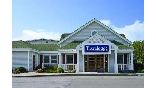 Travelodge by Wyndham Iowa City