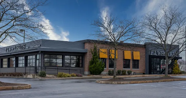 P.J. Whelihan's Pub + Restaurant - Oaks