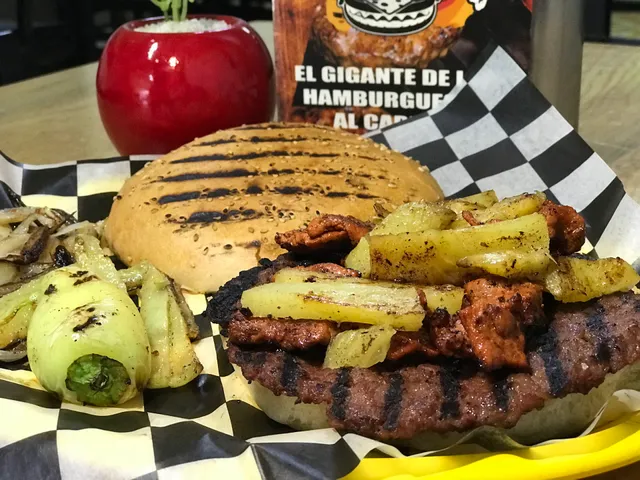 Monster Burguer hamburguesas y carnes asadas al carbón