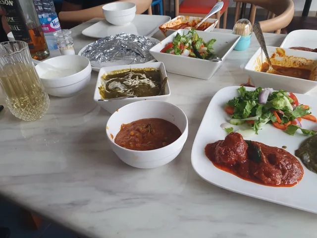 Deli Beli Restaurant & Bar