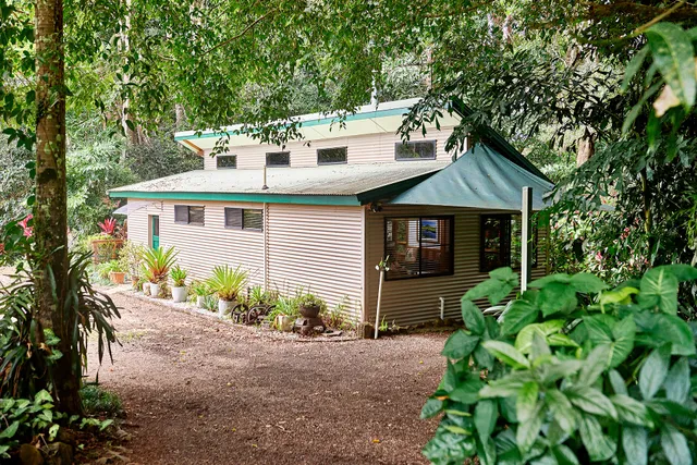 Sharlynn by the River B & B