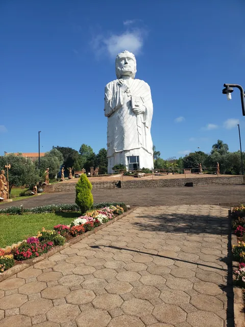 Center Germanic Missioneiro - Statue São Pedro