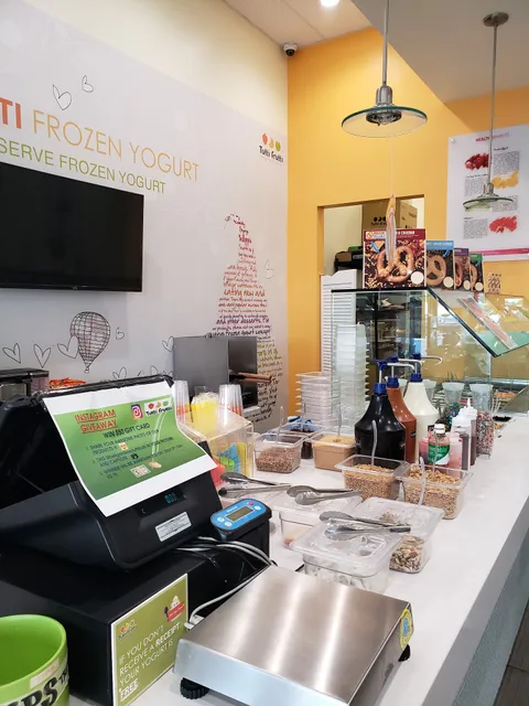 Tutti Frutti Frozen Yogurt