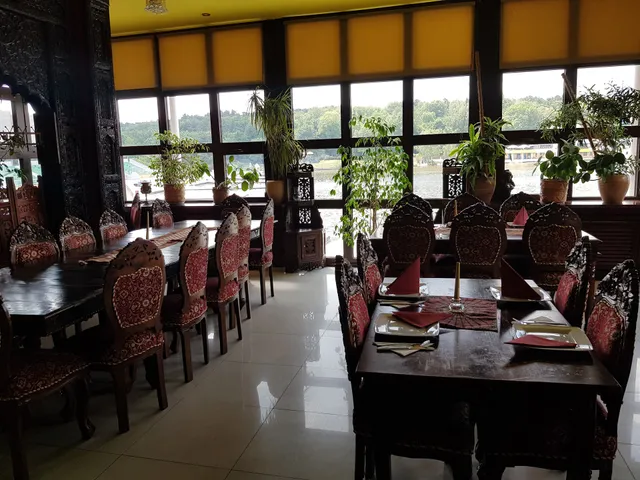 Taj-India. Restauracja indyjska