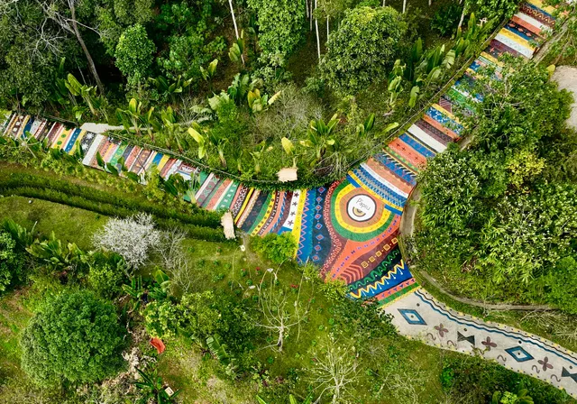 Con đường Thổ cẩm