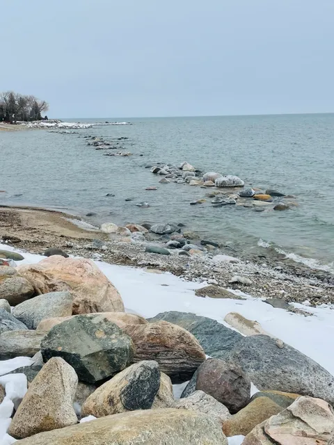 Blue Mountain Beach (Bayview Park)