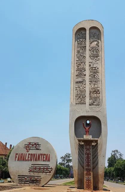 Monument Fahaleovantena