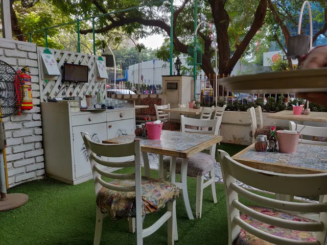 Grandmama's Cafe, Dadar East