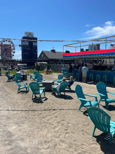 Papi Grande's Waterfront and Beach Bar