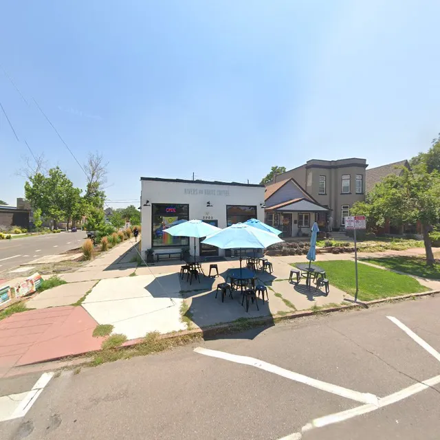 Café Tres *Coming Soon*