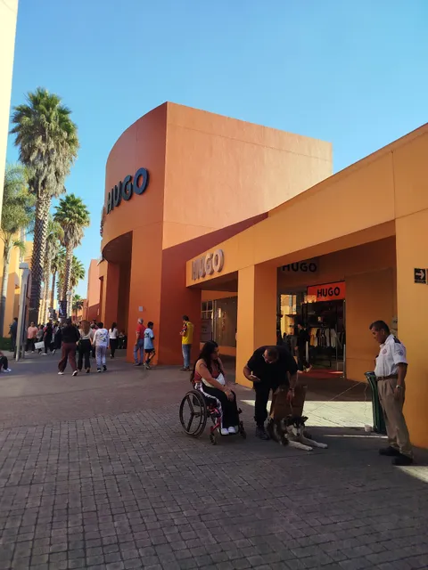 Premium Outlets Punta Norte