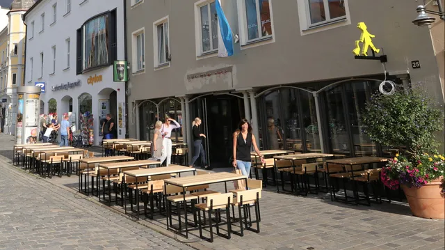 HANS IM GLÜCK - STRAUBING Theresienplatz