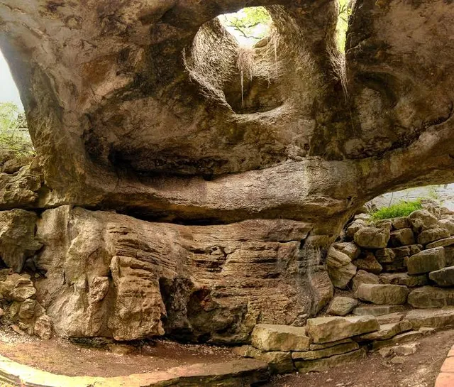 Longhorn Cavern State Park