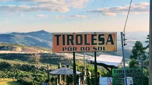 Tirolesa Pôr do Sol