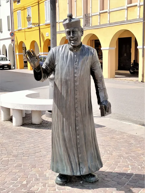 Statua di don Camillo