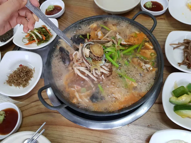 돌담식당